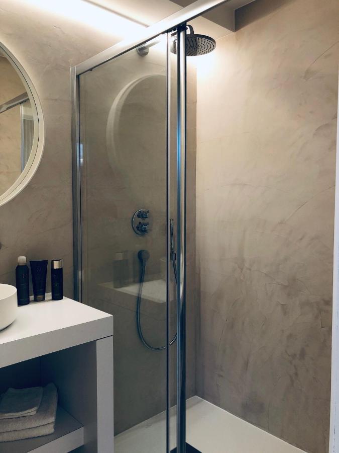 Suites Le Porte-Bonheur บรูจส์ ภายนอก รูปภาพ
